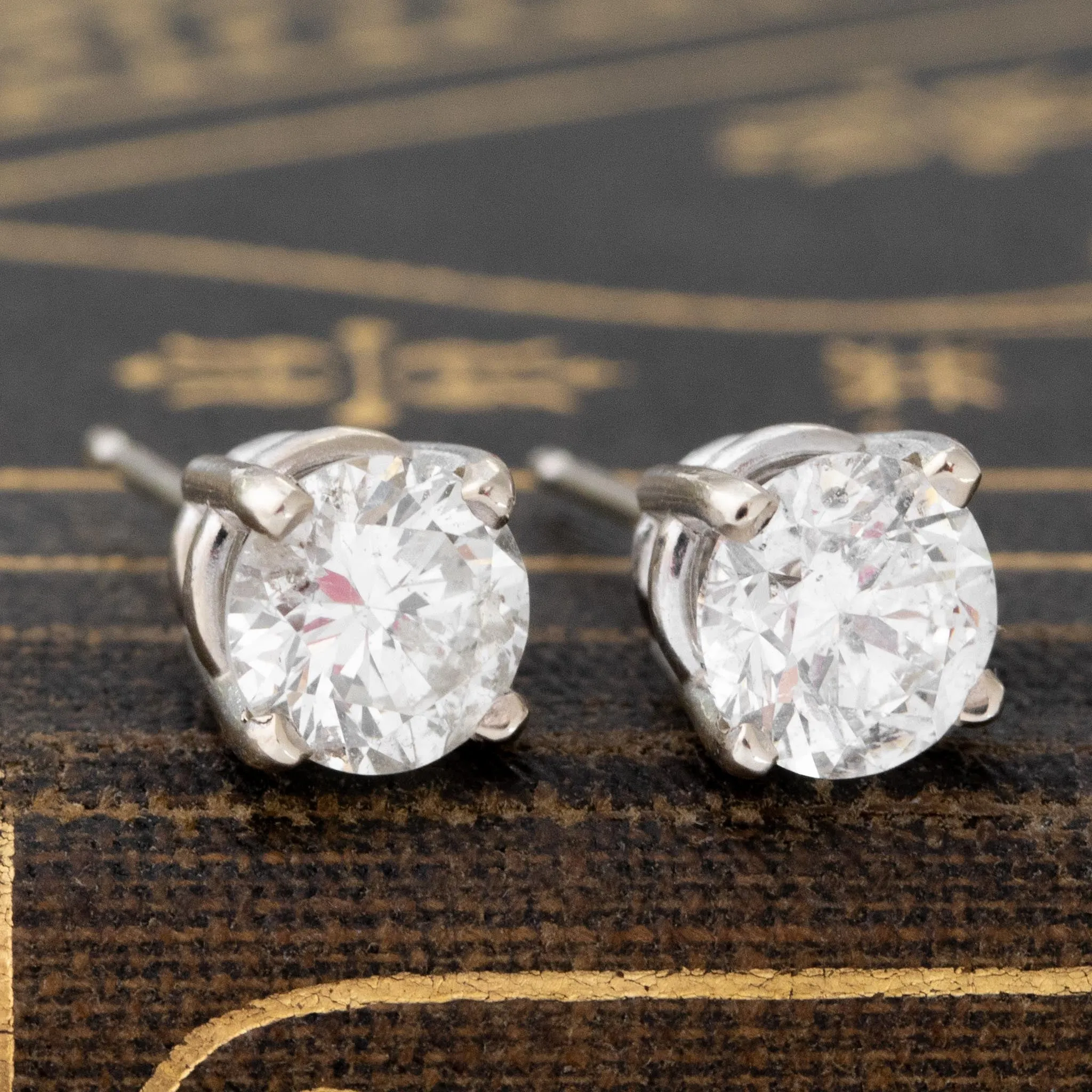 1.62ctw Round Brilliant Cut Diamond Stud Earrings