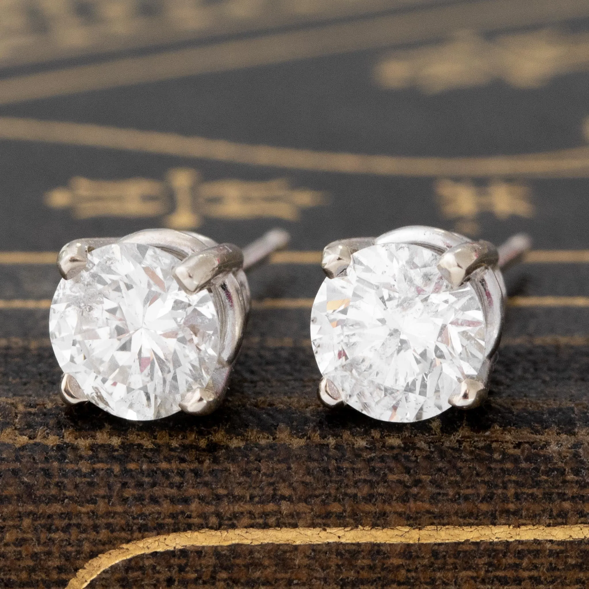 1.62ctw Round Brilliant Cut Diamond Stud Earrings