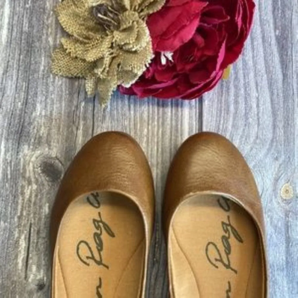 AMERICAN RAG Ellie Brown Flats 5M