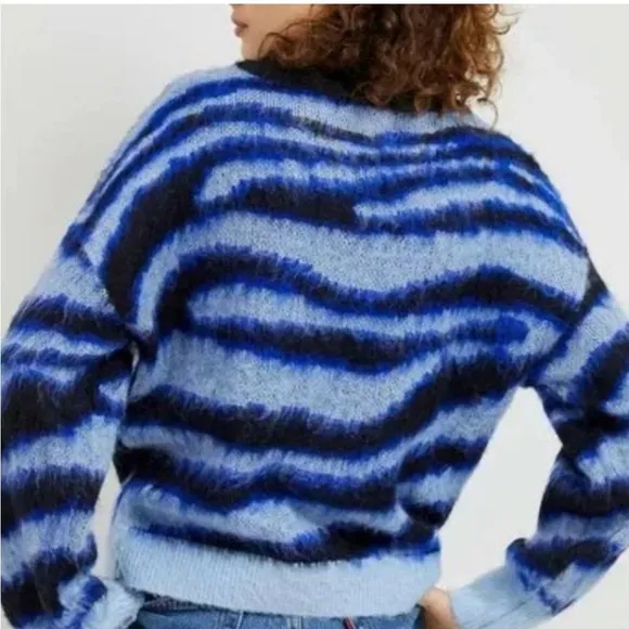 ANTHROPOLOGIE Salma Striped Eyelash Sweater Blue Motif Size M