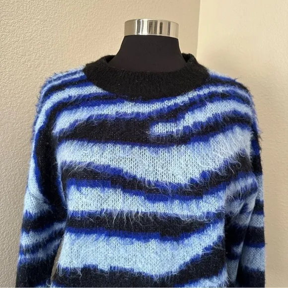 ANTHROPOLOGIE Salma Striped Eyelash Sweater Blue Motif Size M
