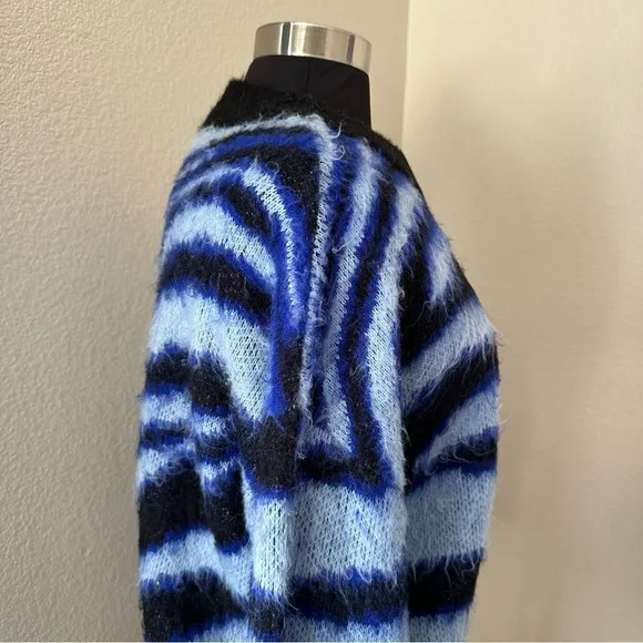 ANTHROPOLOGIE Salma Striped Eyelash Sweater Blue Motif Size M