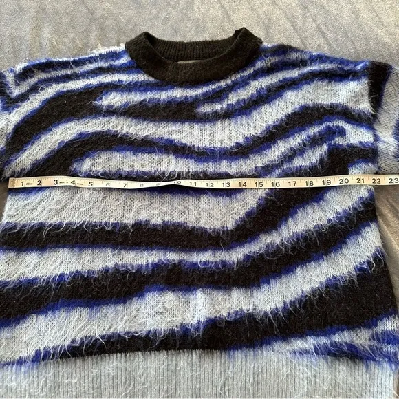 ANTHROPOLOGIE Salma Striped Eyelash Sweater Blue Motif Size M