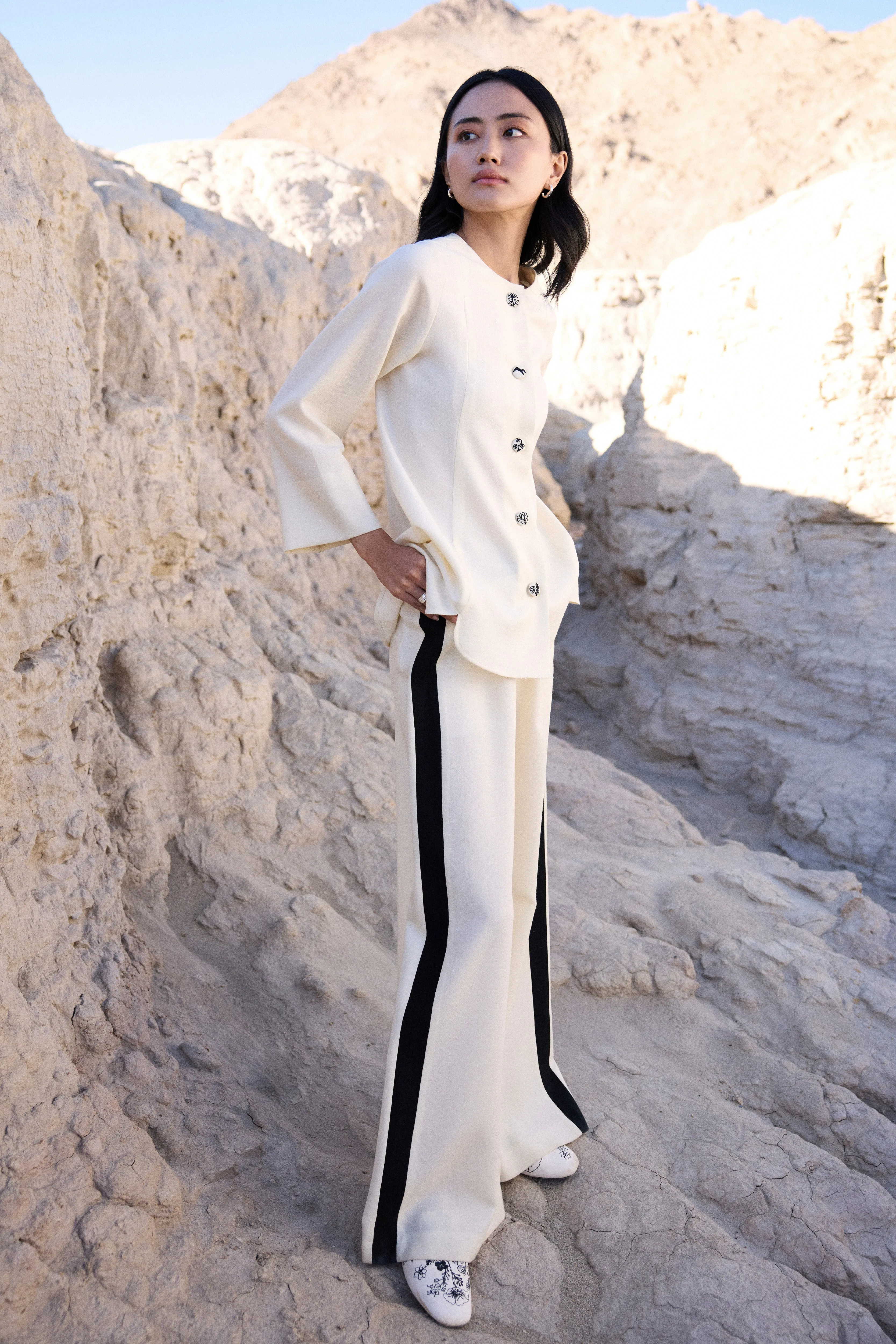 Chilling Woollen Pants (Ivory & Black)
