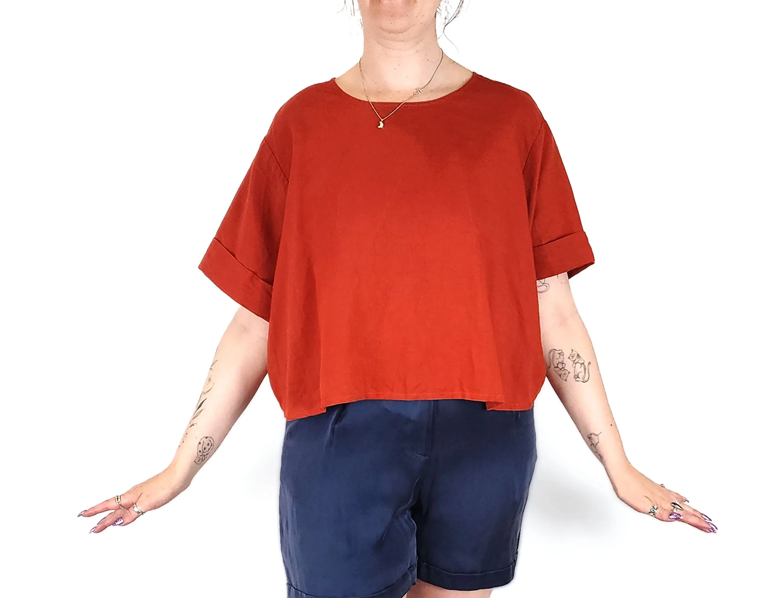 Kuwaii red linen mix top size L (best fits 12-14)