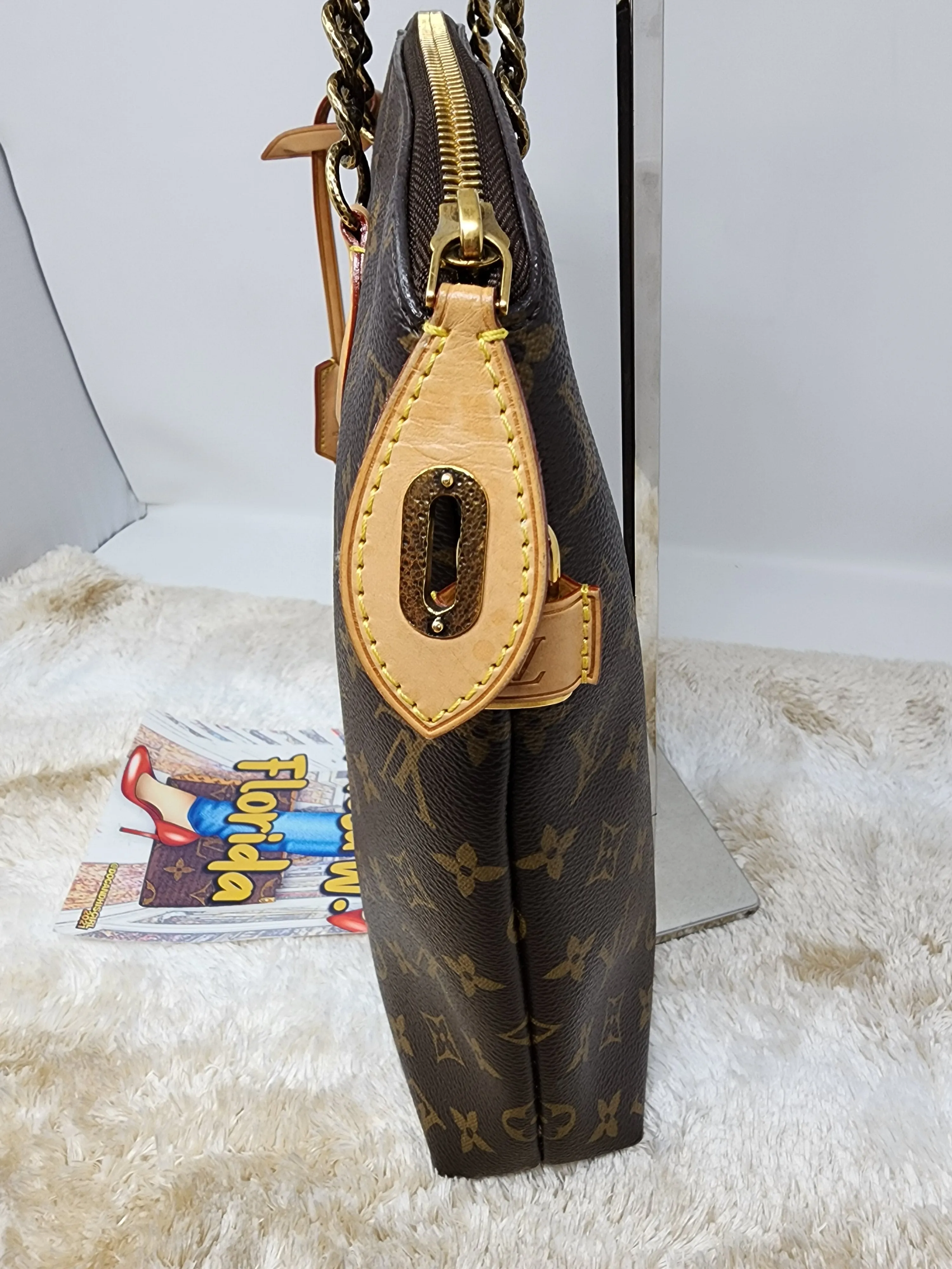 LOUIS VUITTON LOCKIT CHAIN HANDBAG