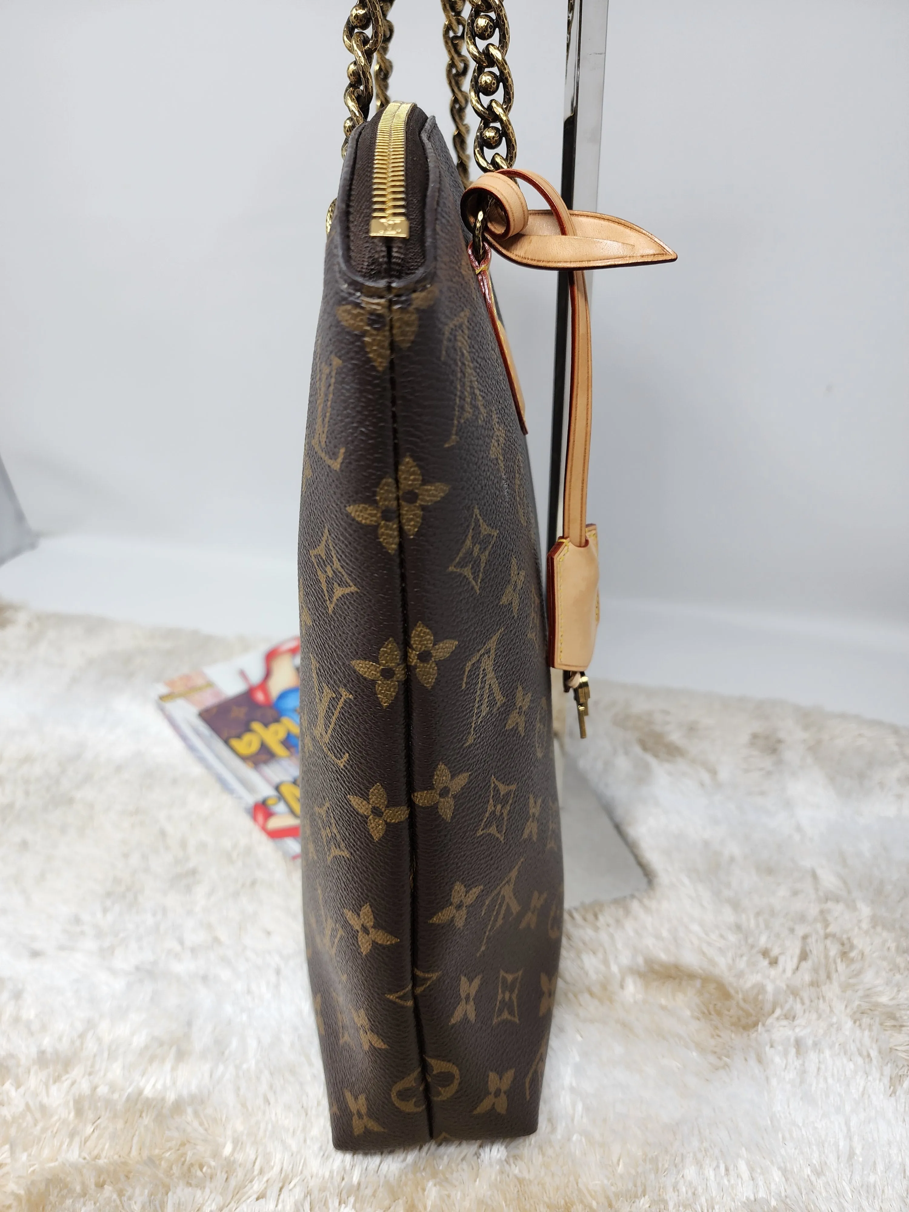 LOUIS VUITTON LOCKIT CHAIN HANDBAG