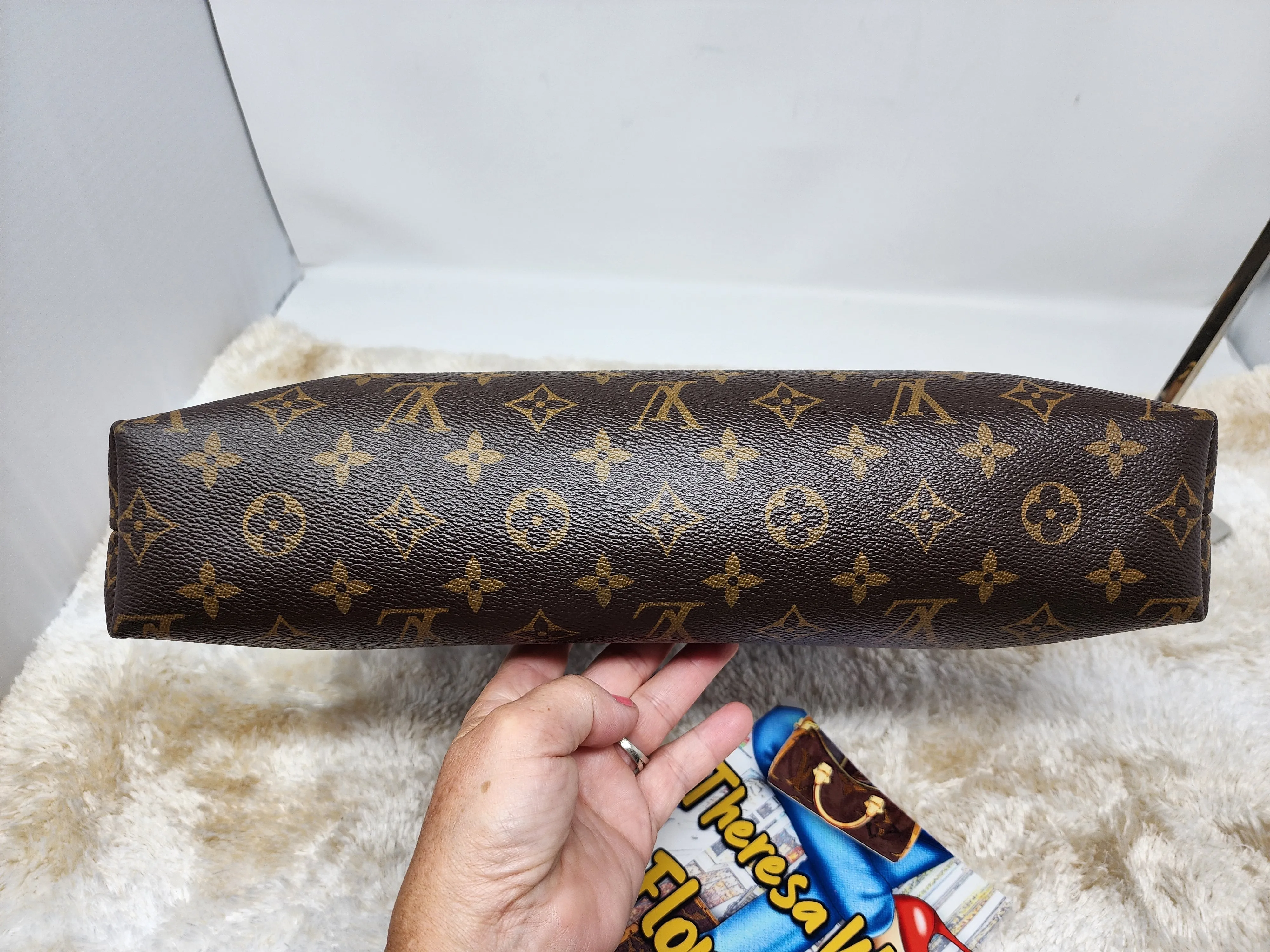 LOUIS VUITTON LOCKIT CHAIN HANDBAG