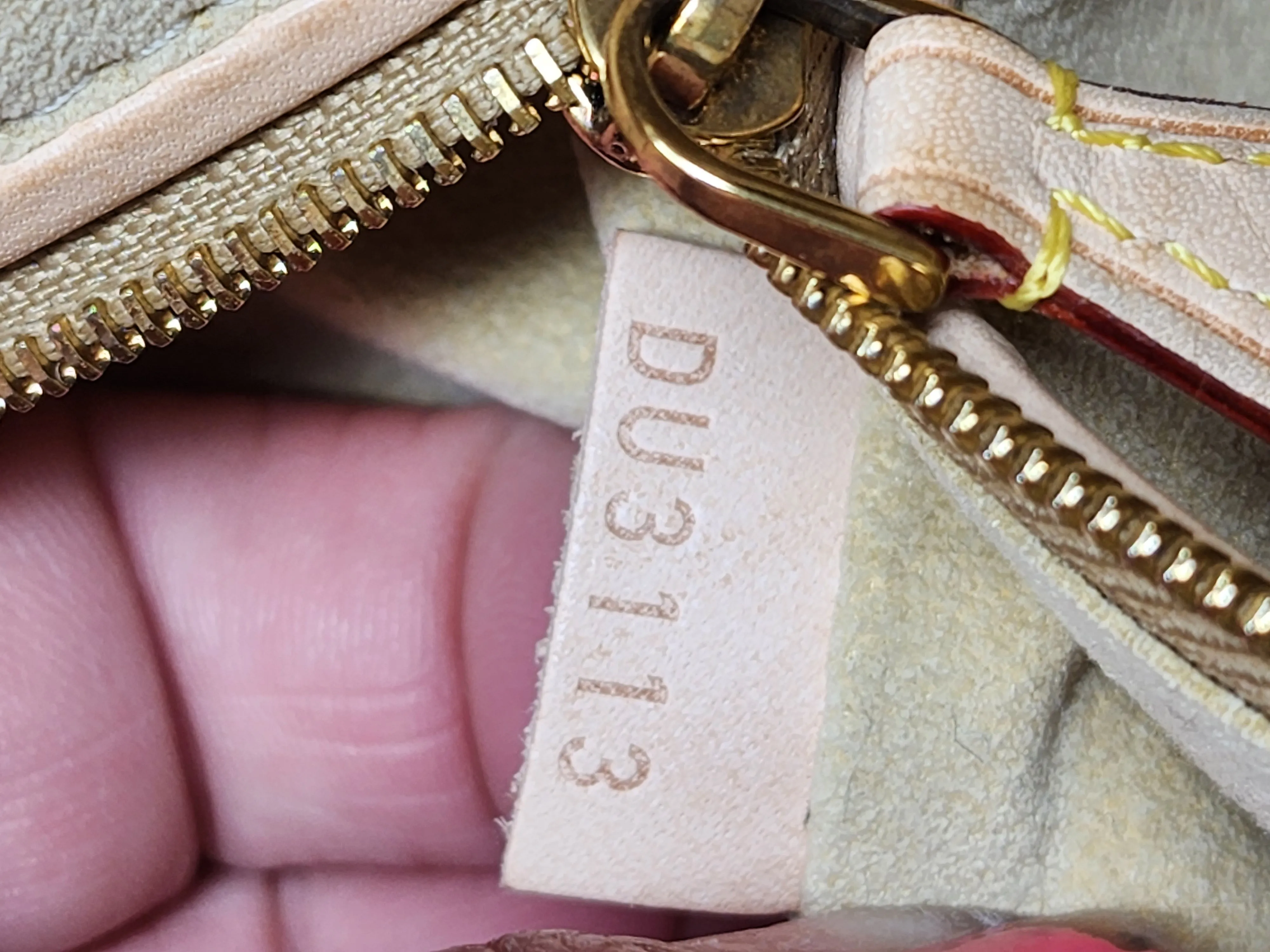 LOUIS VUITTON LOCKIT CHAIN HANDBAG