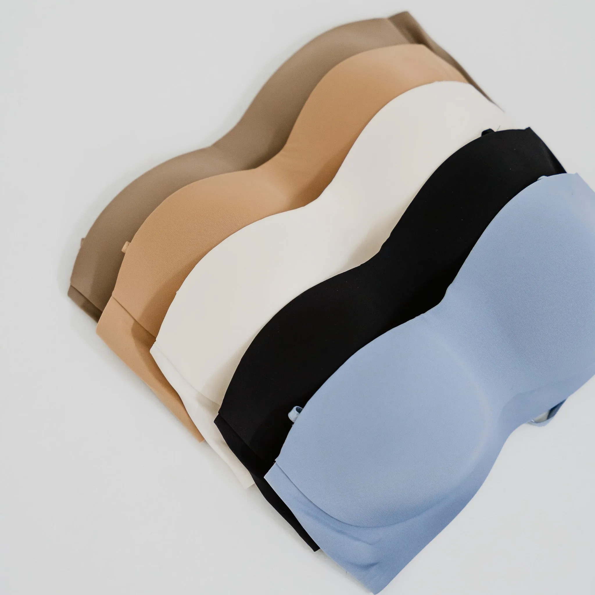 Minimalist Chic! Lightly-Lined Seamless Strapless Wireless Bra in Mocha
