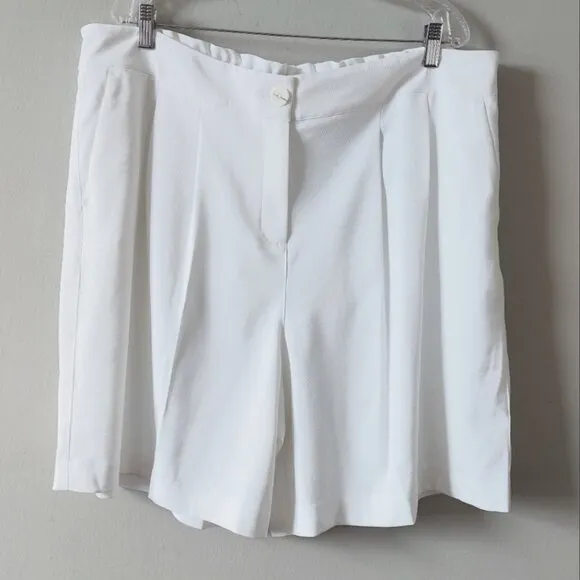 New Addition Elle Pleated Short Plus Size 20 White Tailored High Rise Pockets