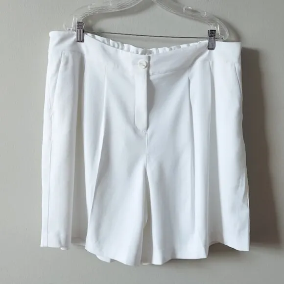 New Addition Elle Pleated Short Plus Size 20 White Tailored High Rise Pockets