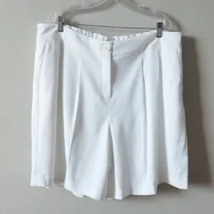 New Addition Elle Pleated Short Plus Size 20 White Tailored High Rise Pockets