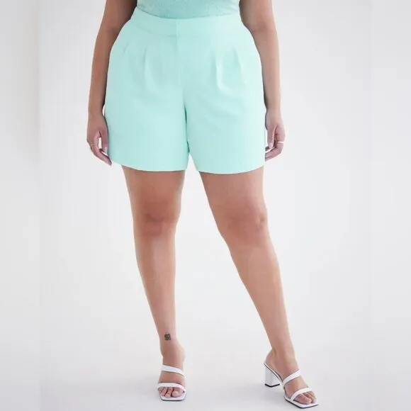 New Addition Elle Pleated Short Plus Size 20 White Tailored High Rise Pockets