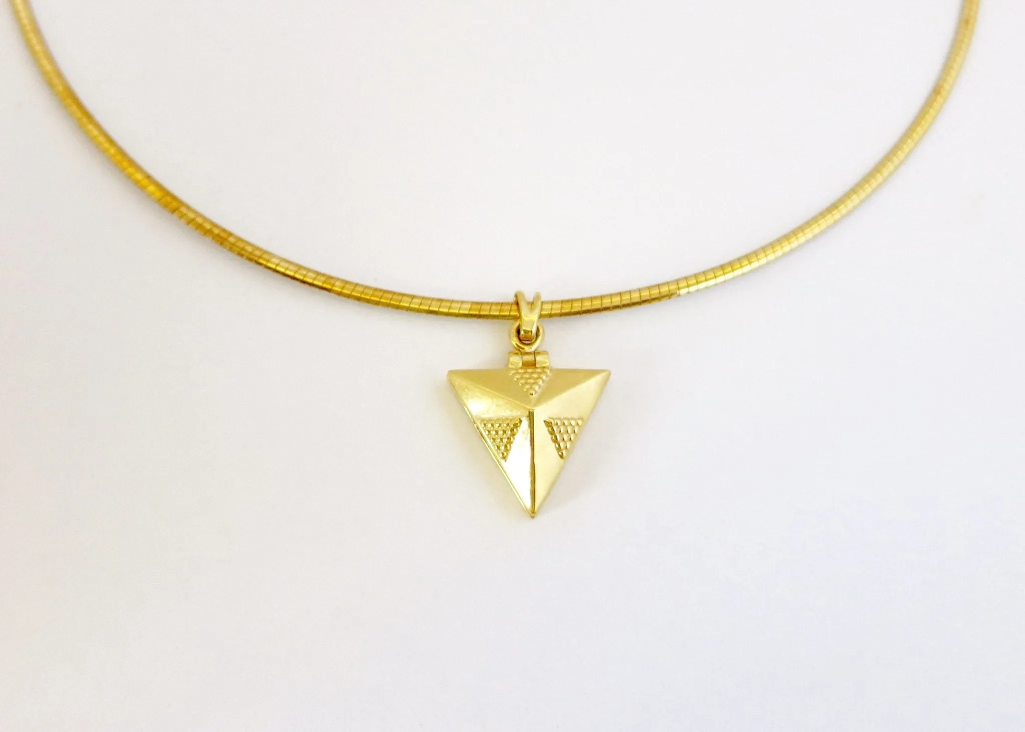 NEW! Chic and dainty triangular locket pendant