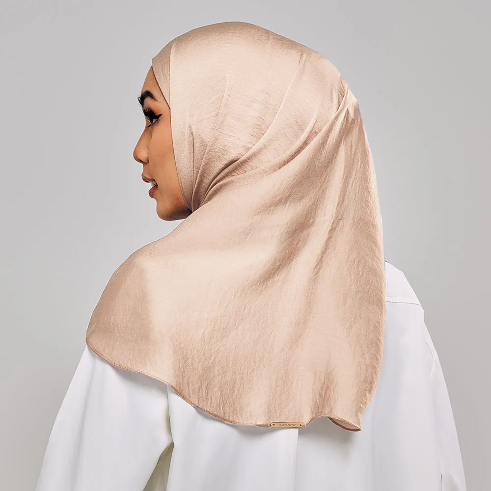 Niya Satin in Posy