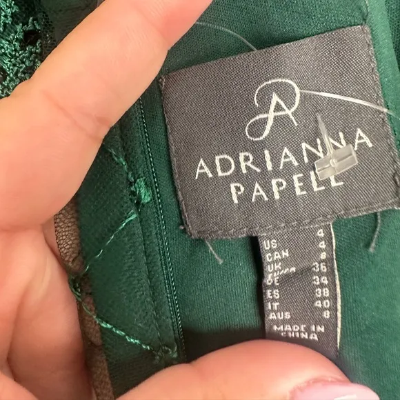 NWT Adrianna Papell Forest Green Embroidered Lace Ruffle Sleeve Dress Size 4