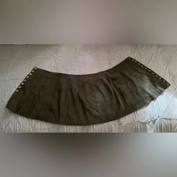 (NWT) Zara Steven Meisel Suede Leather Mini Skirt. Black. Size XS.