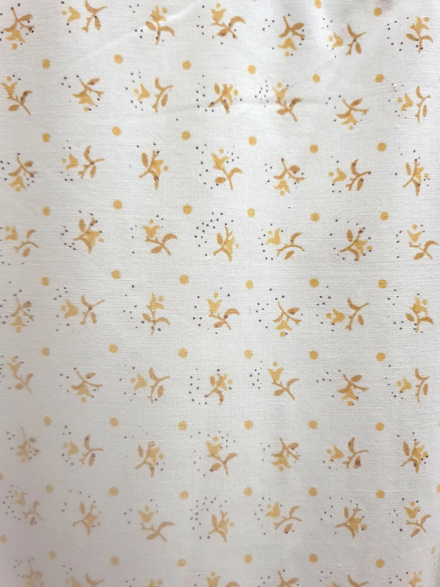 Rummage Style yellow cotton top size 12 (tiny fit, best fits 10)