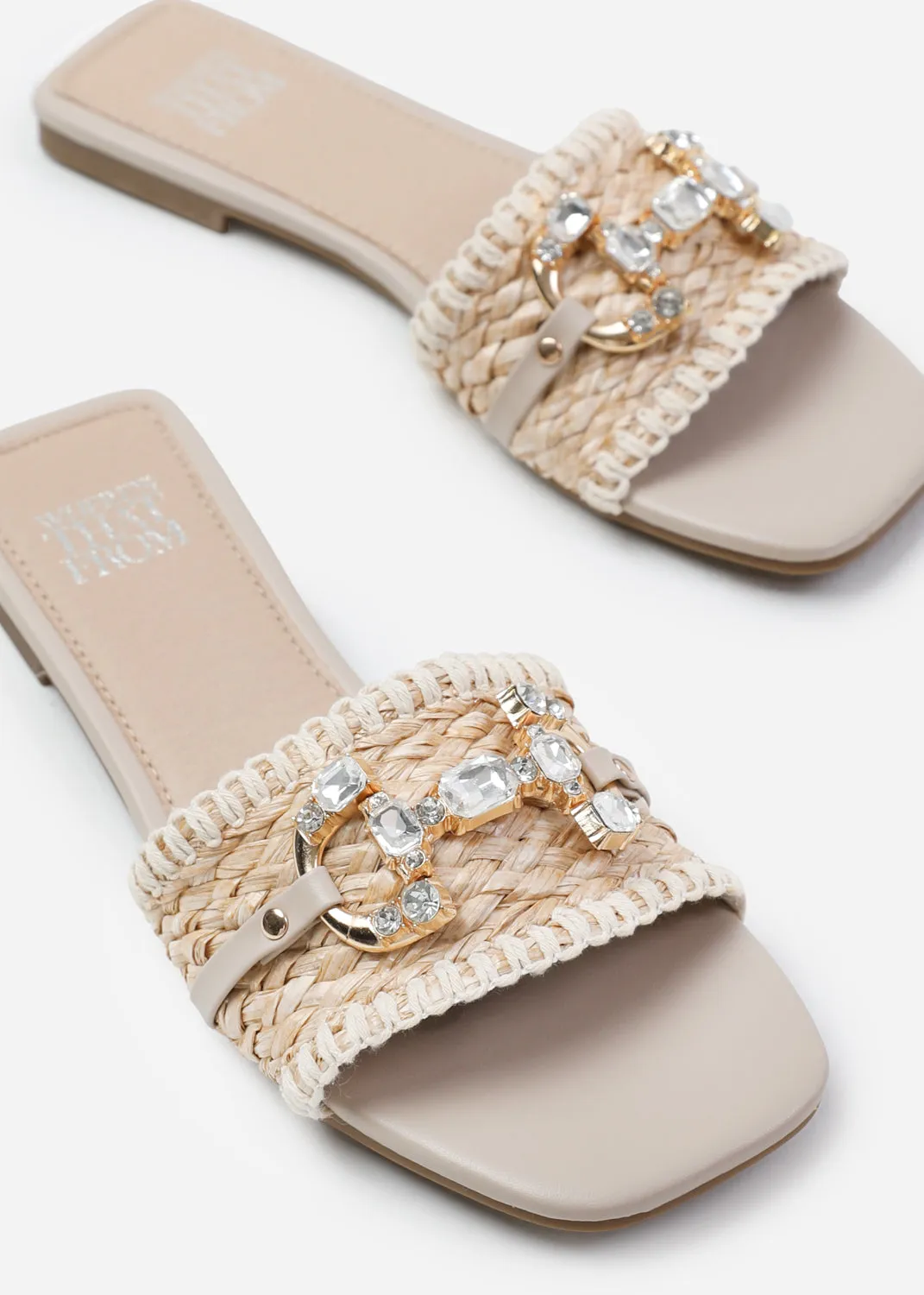 SARAH JEWEL DETAIL FLAT SANDALS IN BEIGE RAFFIA