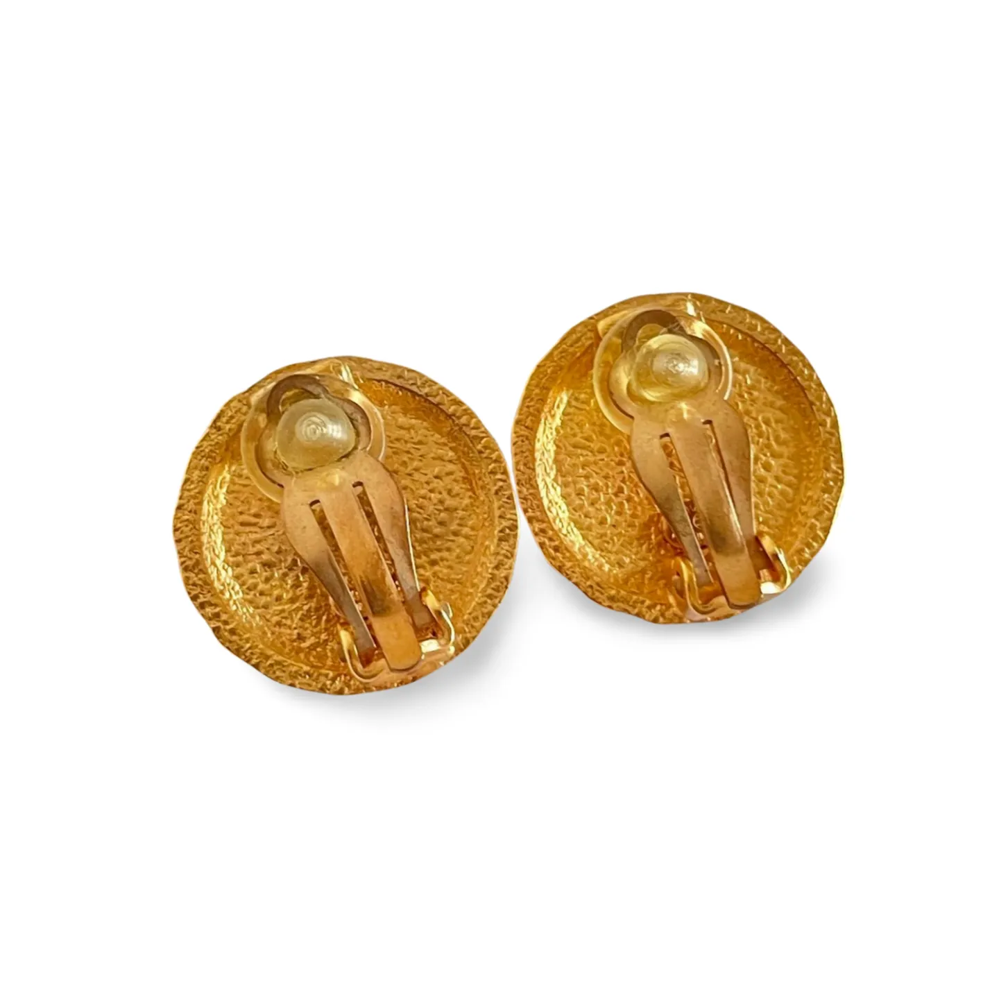 Vintage CHANEL gold tone teardrop petal motif flower shape logo earrings. Chic and mod vintage Chanel jewelry. Perfect gift. 060728br6