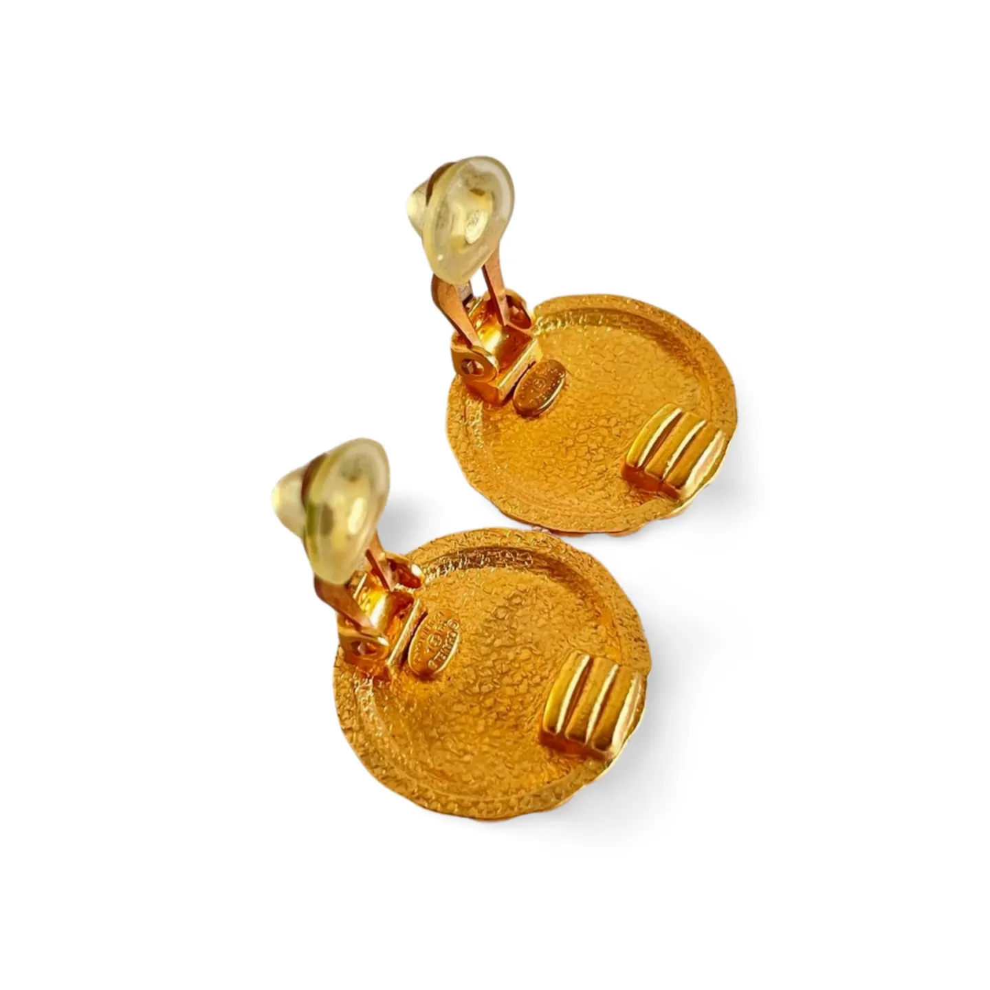 Vintage CHANEL gold tone teardrop petal motif flower shape logo earrings. Chic and mod vintage Chanel jewelry. Perfect gift. 060728br6