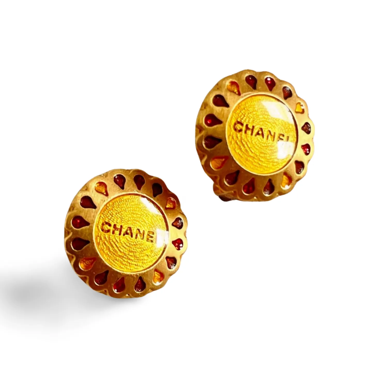Vintage CHANEL gold tone teardrop petal motif flower shape logo earrings. Chic and mod vintage Chanel jewelry. Perfect gift. 060728br6