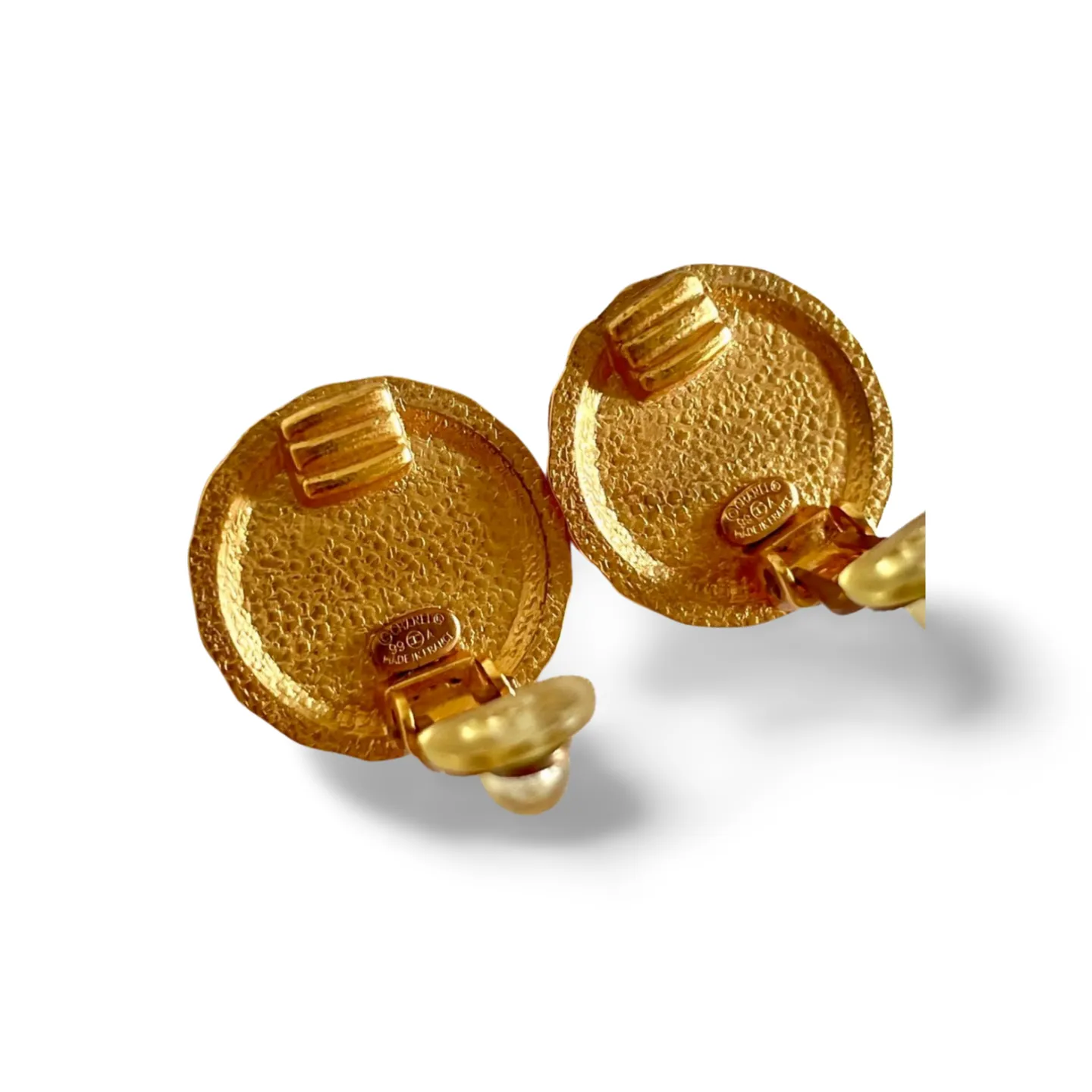 Vintage CHANEL gold tone teardrop petal motif flower shape logo earrings. Chic and mod vintage Chanel jewelry. Perfect gift. 060728br6