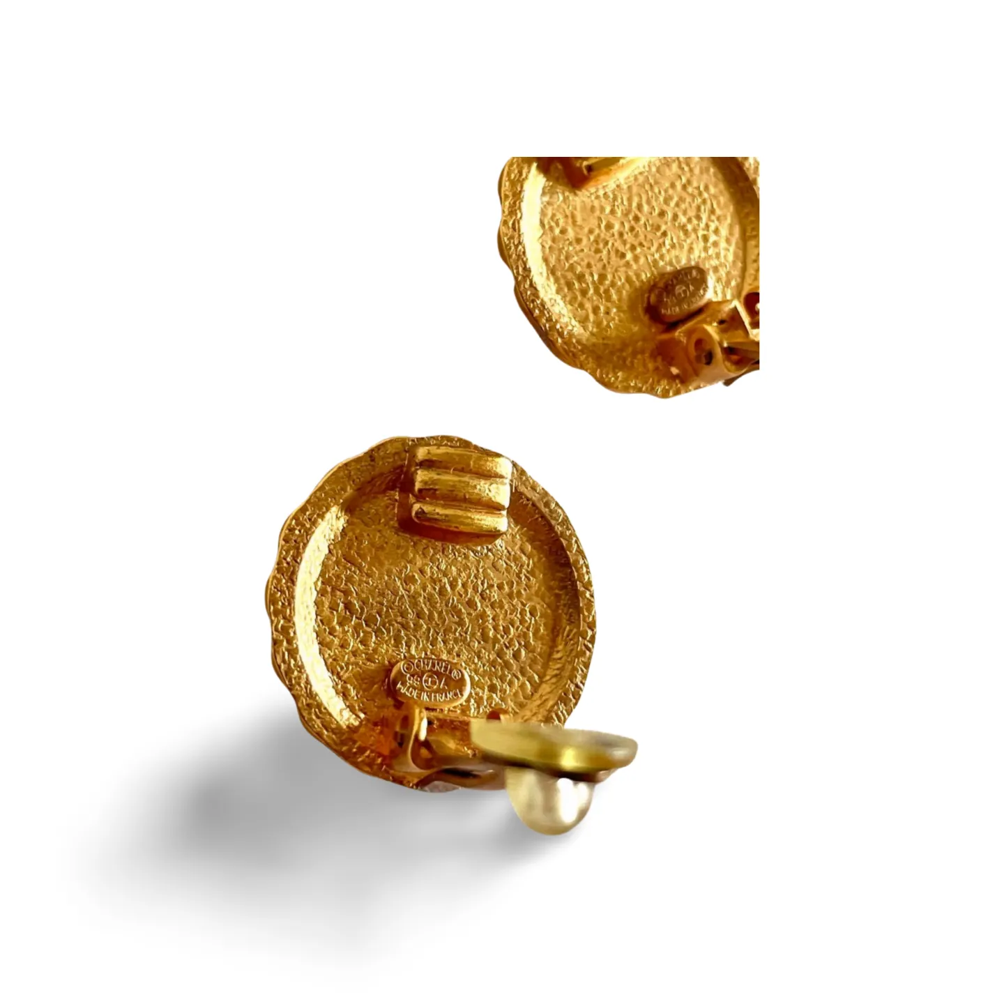 Vintage CHANEL gold tone teardrop petal motif flower shape logo earrings. Chic and mod vintage Chanel jewelry. Perfect gift. 060728br6