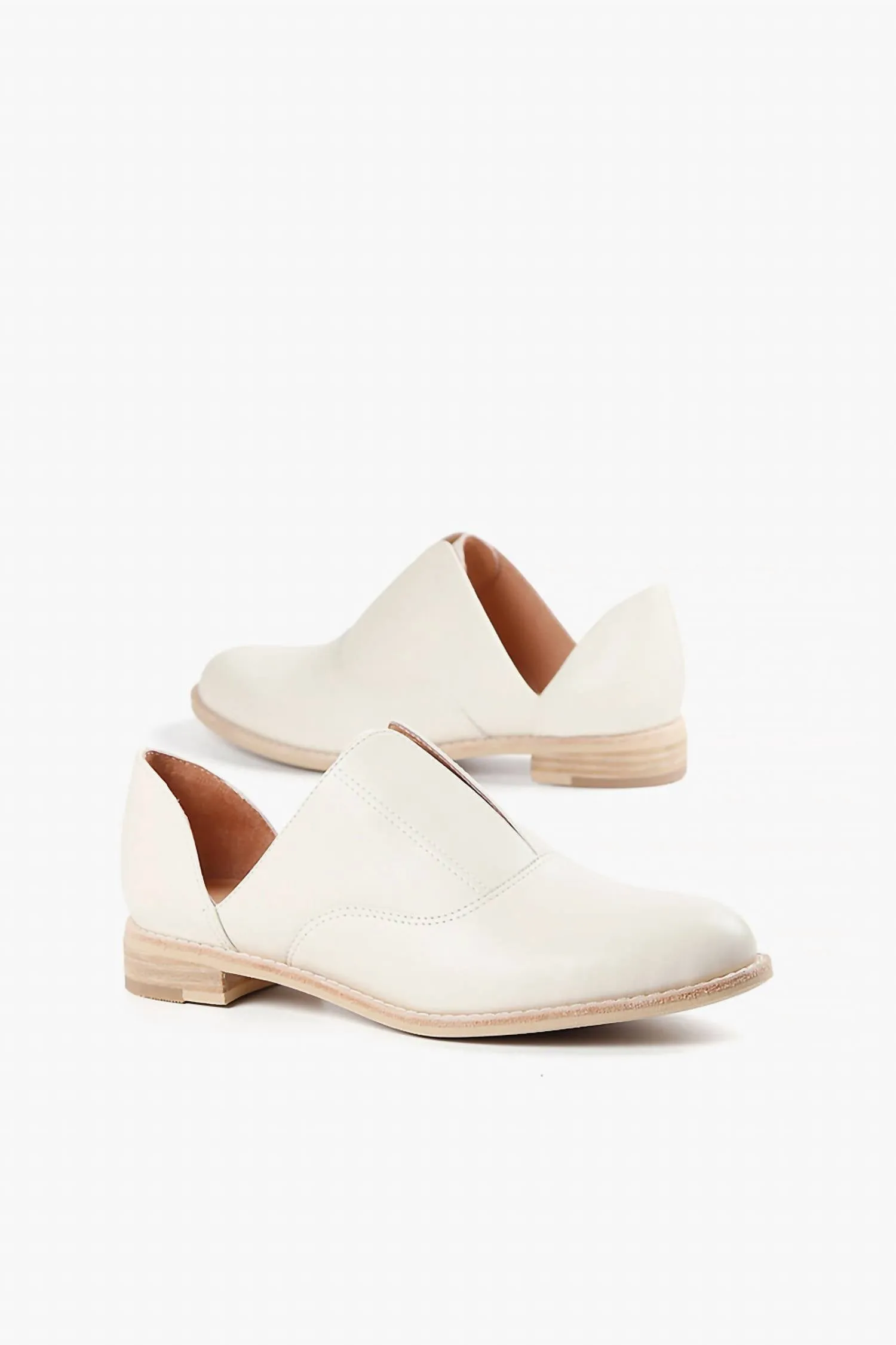 Women's Side Scoop Cowman Shoes In Ivory