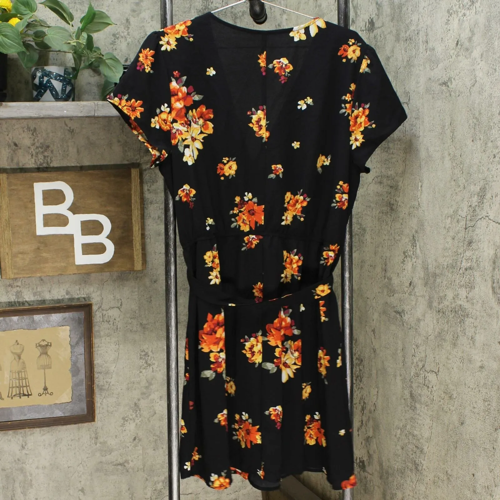 Xhilaration Women's Short Sleeve V Neck Button-Down Wrap Dress Black XXL